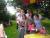 Am&eacute;lie avec ses cousins et cousines c&ocirc;t&eacute; papa! -juillet 2007