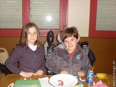 AMELIE ET SA COPINE